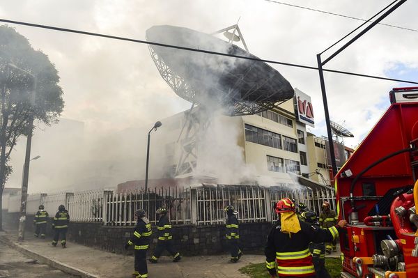 Ecuador impone el toque de queda y la militarización de Quito