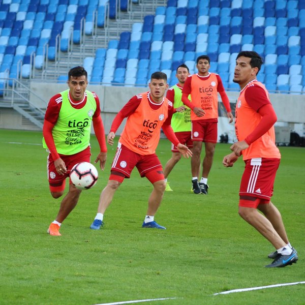 Pensando en Eslovaquia, la Albirroja entrenó en Bratislava