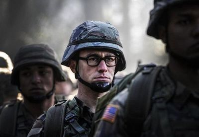 Filme sobre Snowden pasa a 2016