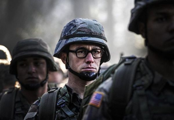 Filme sobre Snowden pasa a 2016