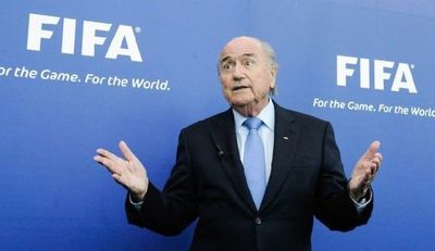 Blatter felicita "desde el fondo del corazón" a su sucesor en FIFA