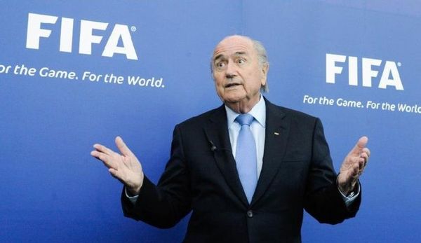 Blatter felicita "desde el fondo del corazón" a su sucesor en FIFA
