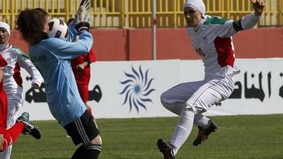 Una futbolista iraní no irá a torneo internacional porque su esposo le prohibió