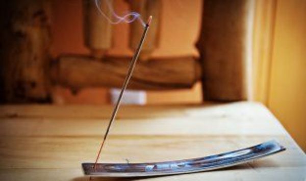 Humo de incienso es considerado más cancerígeno que el humo del tabaco