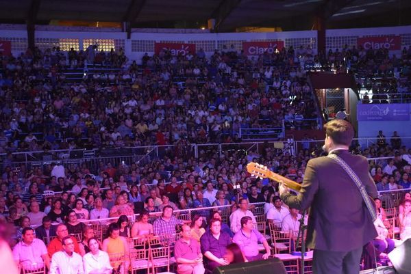 Exitosa nueva edición del Festival de la Raza - Música - ABC Color