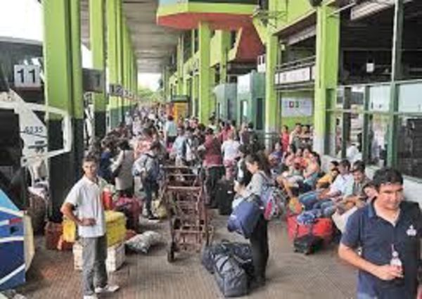 Alrededor de 500 personas pasaron por la Terminal