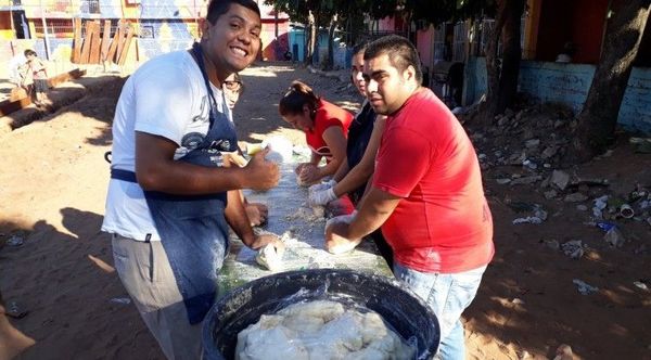 Jóvenes de pelopincho hace una chipa de 30 meteos