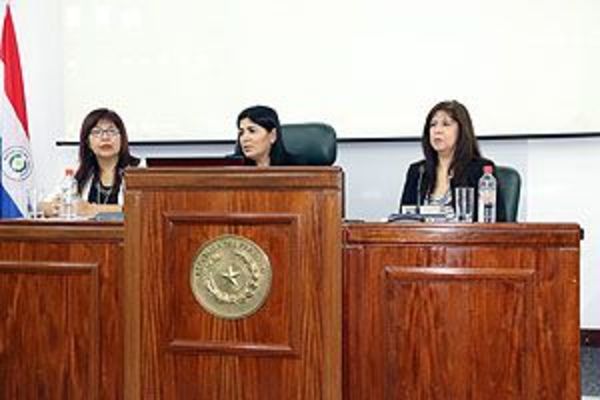 Empoderar a más mujeres en altos cargos institucionales es fundamental afirman