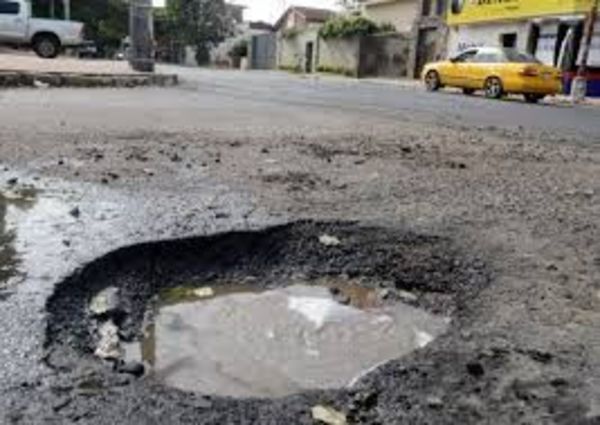 Asunción se declara en emergencia por baches