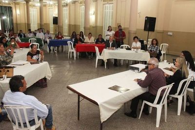 Gobierno reitera compromiso con mujeres del campo
