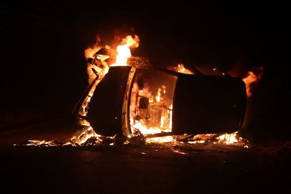 Choque, vuelco e incendio de vehículo - Nacionales - ABC Color