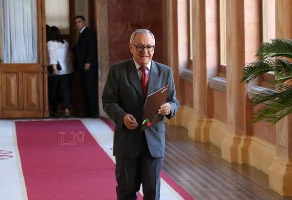 Renuncia a Horacio Torres golpeado por acusaciones sobre pedido de coimas