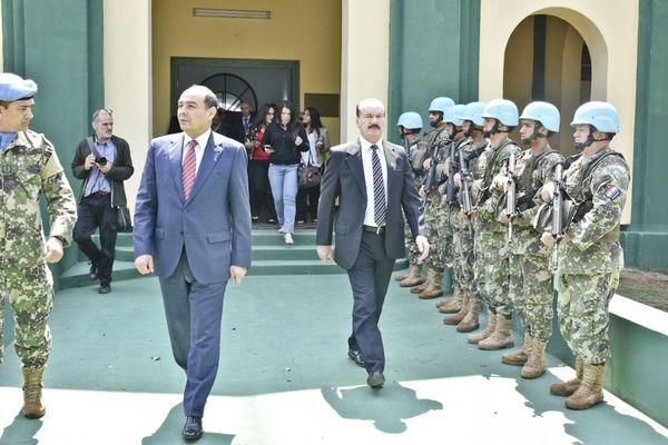 Ministro de Defensa admite que militares no estarán en las calles