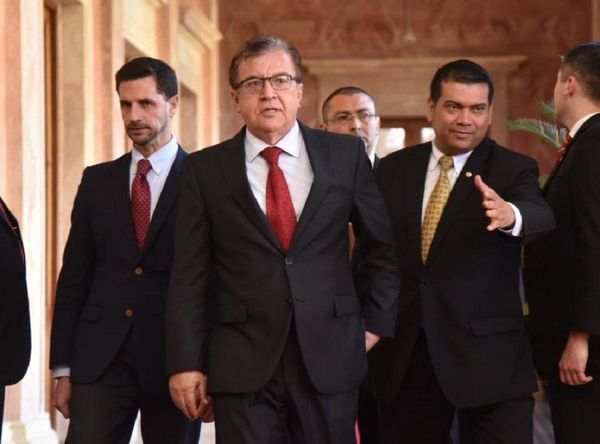 Nicanor Duartes Frutos admite que sólo al árbol que da frutos se le tiran pierdras