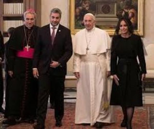 Mario Abdo suspende su viaje a Roma ante inestabilidad política