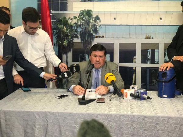 Titular del Congreso admite necesidad de inversión a la Policía Nacional