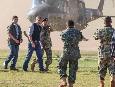 Mario Abdo se traslada a la frontera para verificar los trabajos contra los focos de incendios en Alto Paraguay