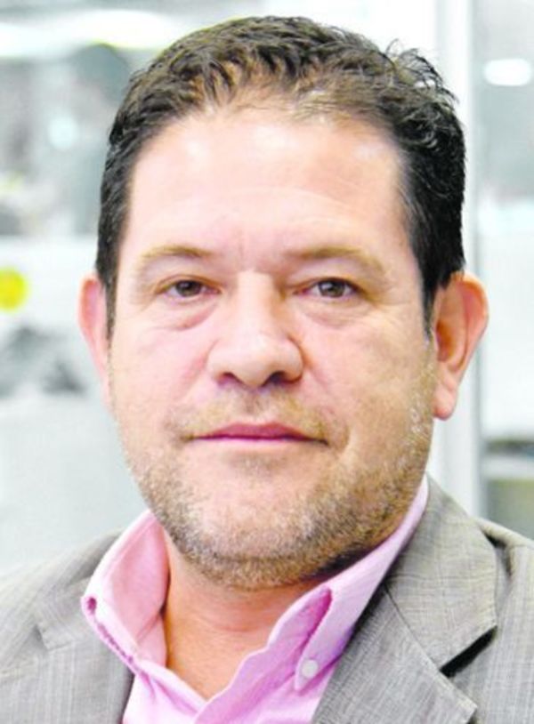 Mario Abdo destituye a presidente del IPS y miembros del consejo por unidad con Horacio Cartes