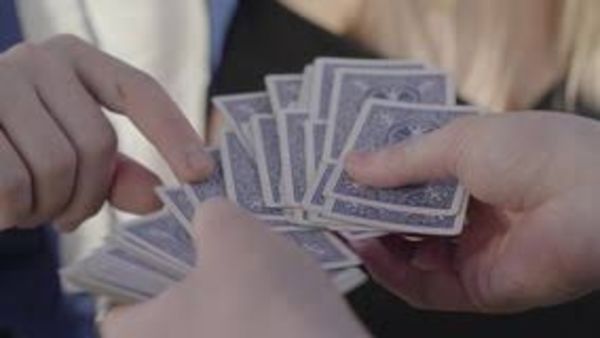 Por jugar truco despiden a funcionaria de diputados