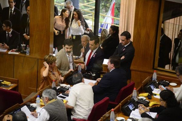 Presidente del Congreso convoca a sesión extraordinaria para tratar reforma impositiva del Ejecutivo