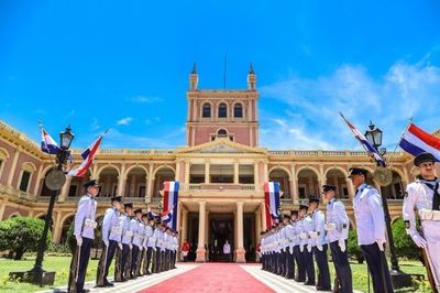 Conmemoración de los 208 años de independencia patria