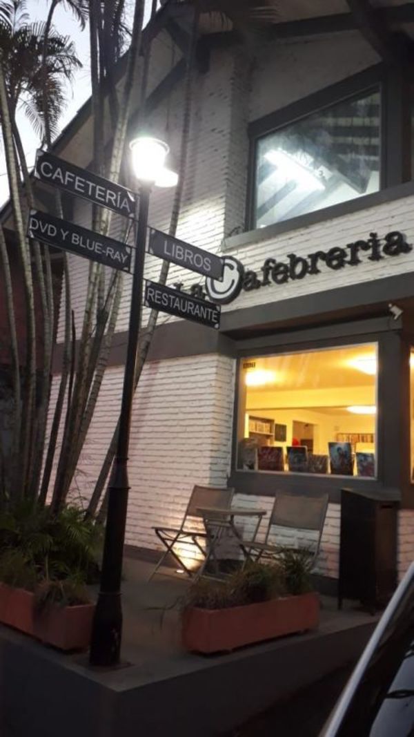 Habilitan una Cafebreria donde el poema esta a la carta