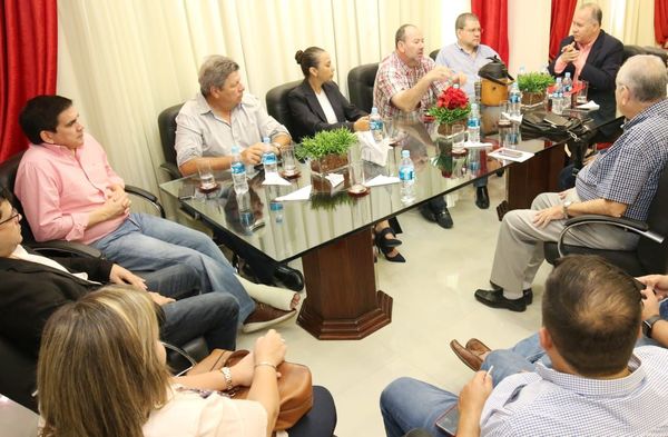 Cartistas bloquean a Añetete en pedido de convención