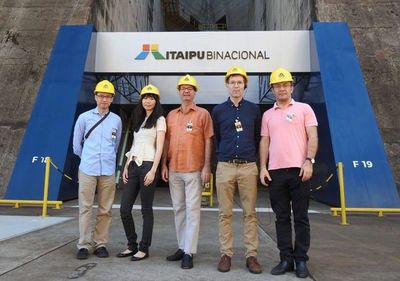 Comitiva del FMI destaca producción y sustentabilidad de Itaipú