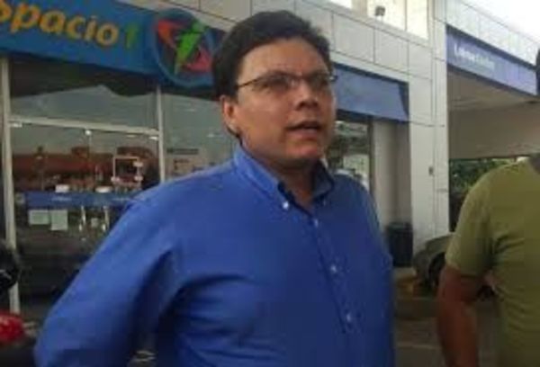 Ex fiscal procesado por coima accede a rubro de funcionario con discapacidad en la ANDE