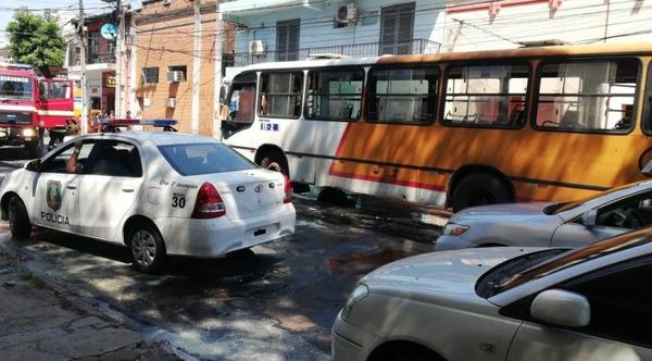 Otro ómnibus se incendia
