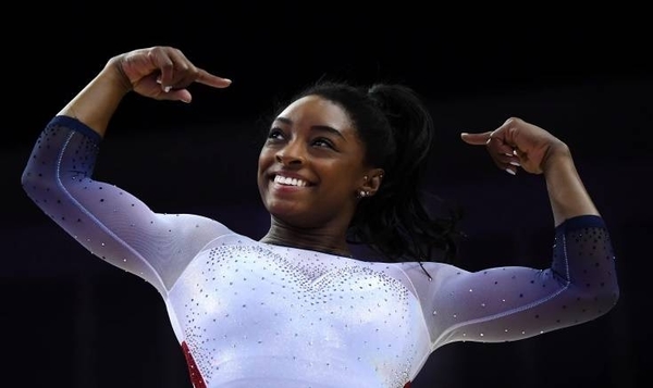 HOY / Biles se convierte en la gimnasta más laureada con 25 medallas