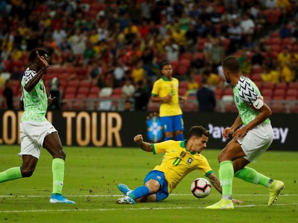 Brasil no pasa de un agrio empate con Nigeria