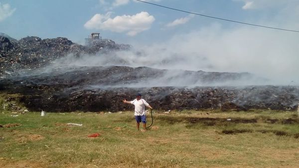 Controlan el incendio en el vertedero de Cateura - Nacionales - ABC Color