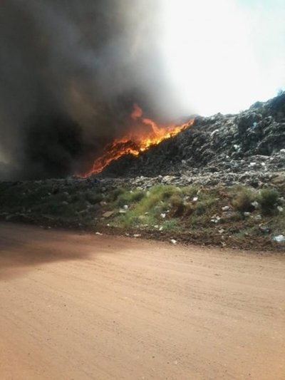 Bomberos sofocan incendio en Cateura » Ñanduti