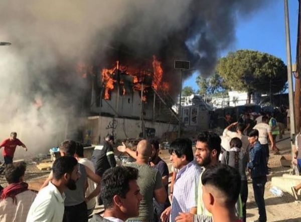 Al menos dos muertos en un incendio en un campo de refugiados en Grecia