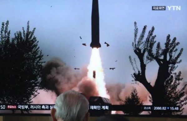 Corea del Norte prueba una nueva arma táctica "teledirigida" y EEUU exige que cese en sus provocaciones