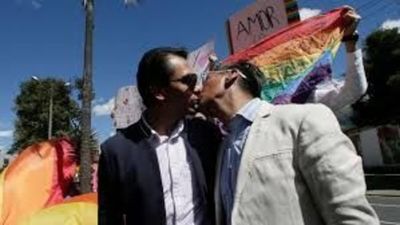 Ecuador aprueba matrimonio civil de parejas del mismo sexo