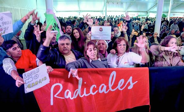 Unión Cívica Radical (UCR) desafian a Macri someter su candidatura a la reelección