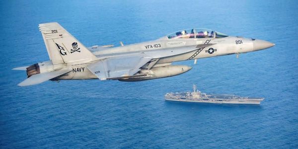 Presencia de aviones rusos en espacio internacional