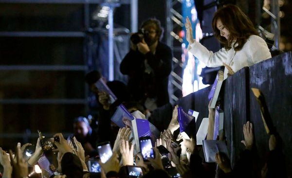 Cristina Fernández de Kirchner vuelve a la pelea por la presidencia