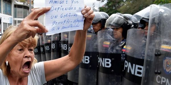 Guaido insta al pueblo a manifestarse por la unidad de las FFAA