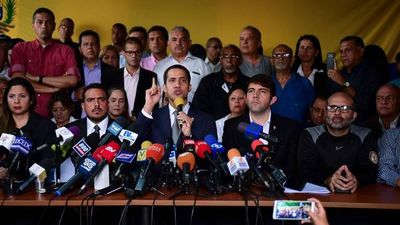 Guaido moviliza a la ciudadanía en los cuarteles