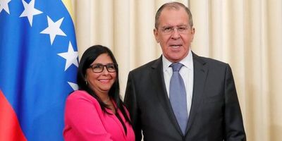 Maduro traslada oficina de la petrolera estatal Pdvsa de Lisboa a Moscú
