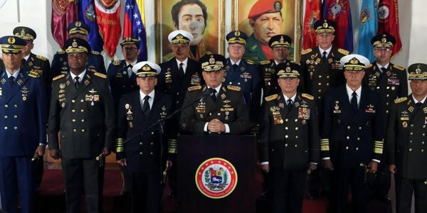Militares de Colombia y EEUU instan a sus pares venezolanos que permitan la entrada de ayuda humanitaria