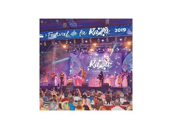 Tradicional Festival de la Raza convocó a miles de espectadores en Villarrica