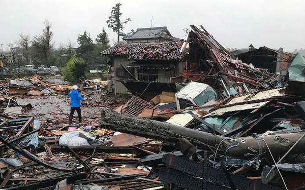 Al menos 33 muertos y un centenar de heridos tras el paso del tifón Hagibis en Japón | .::Agencia IP::.