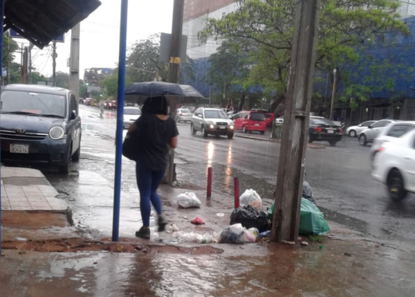 Lunes lluvioso y con posibles tormentas