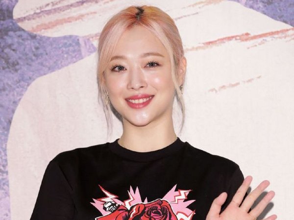 Hallan muerta a Sulli, cantante de K-Pop víctima de ciberacoso
