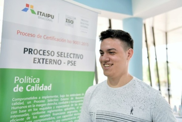 Más de 3.200 postulantes para cargos en Itaipu