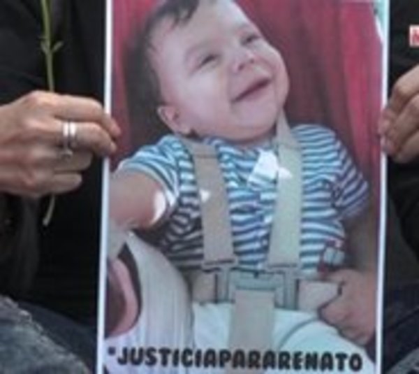 Abuela de Renato celebra imputación contra médicos de Migone - Paraguay.com